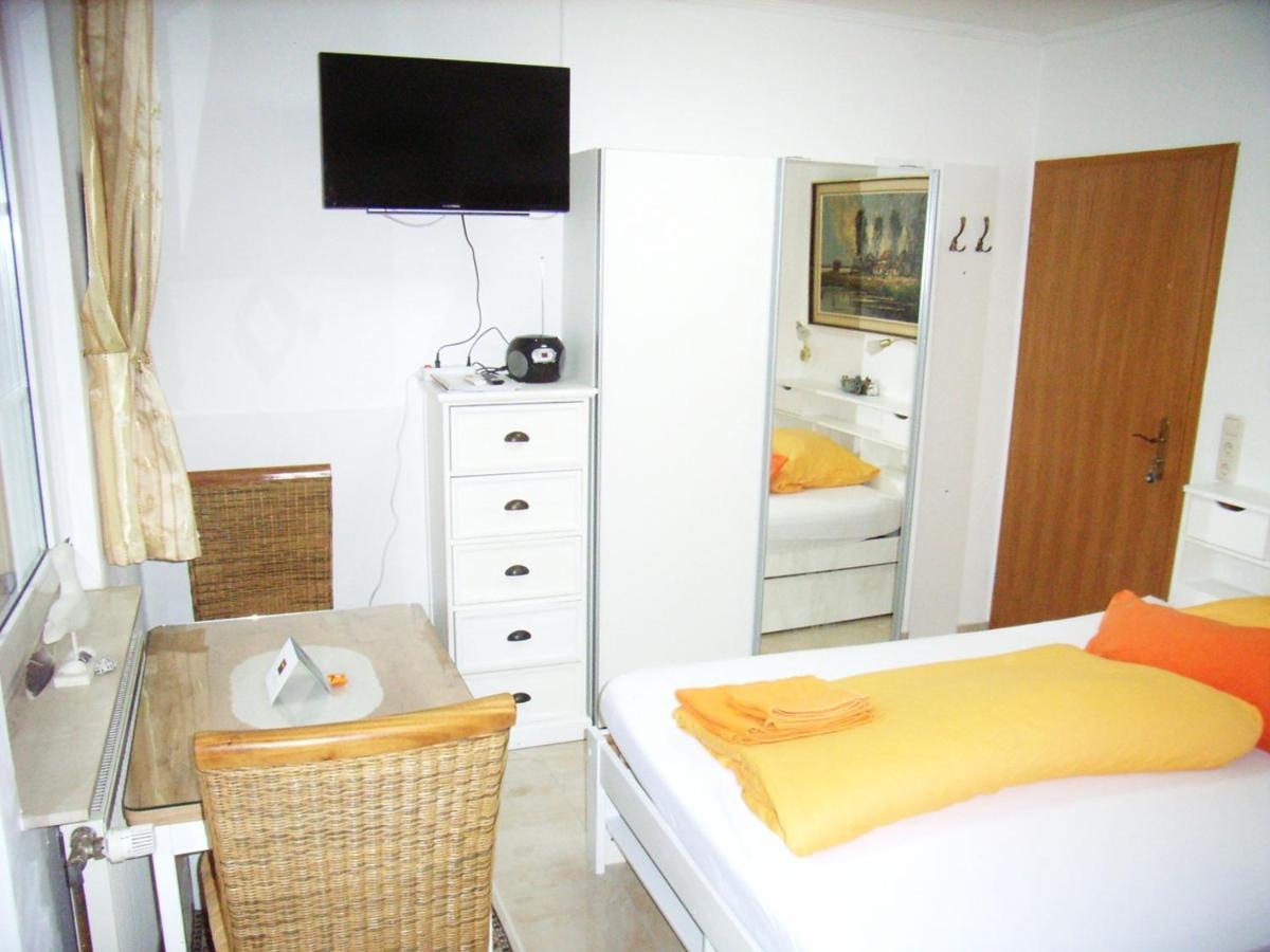 Ostsee Hotel-pension An Der Lindenallee Guest house